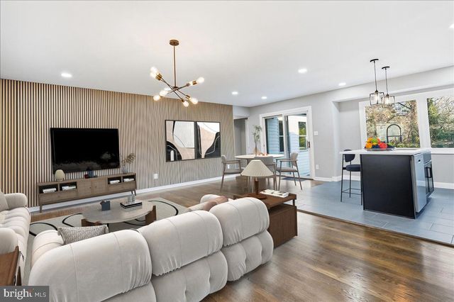 11123 BYRD DR, Fairfax, VA 22030