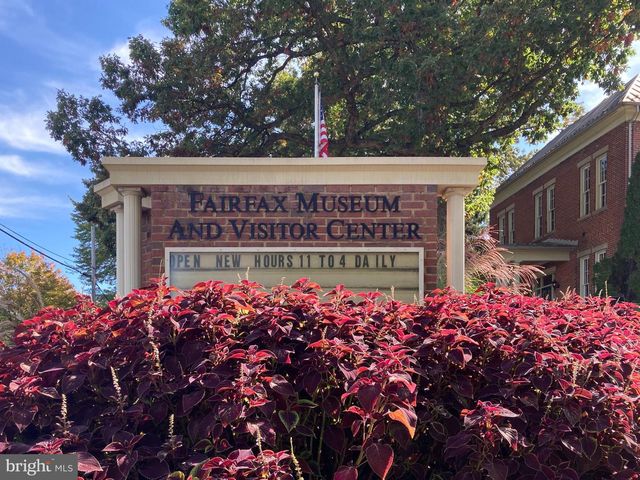 11123 BYRD DR, Fairfax, VA 22030