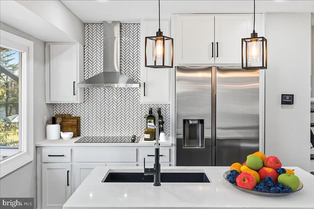 11123 BYRD DR, Fairfax, VA 22030