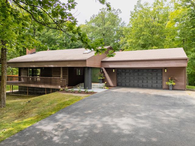 3711 Golf Course Road, Cohasset, MN 55744