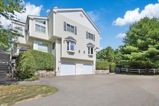 1303 Old Bridge Ln 1303, Bellingham, MA 02019