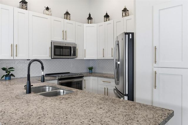 1315 Bayview Cir, Weston, FL 33326