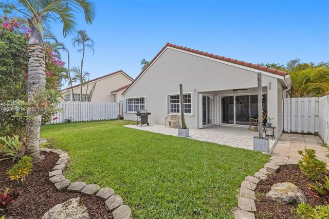 1315 Bayview Cir, Weston, FL 33326