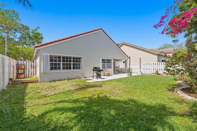 1315 Bayview Cir, Weston, FL 33326