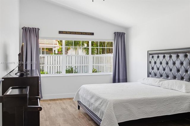 1315 Bayview Cir, Weston, FL 33326