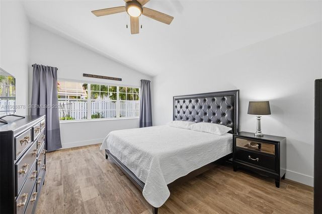 1315 Bayview Cir, Weston, FL 33326