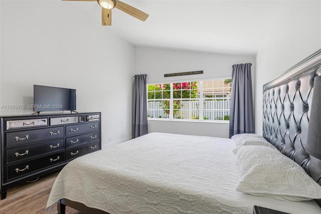 1315 Bayview Cir, Weston, FL 33326