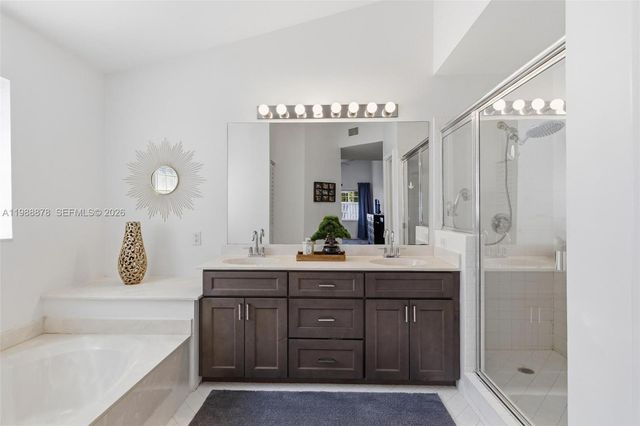 1315 Bayview Cir, Weston, FL 33326