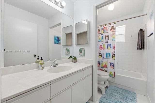 1315 Bayview Cir, Weston, FL 33326