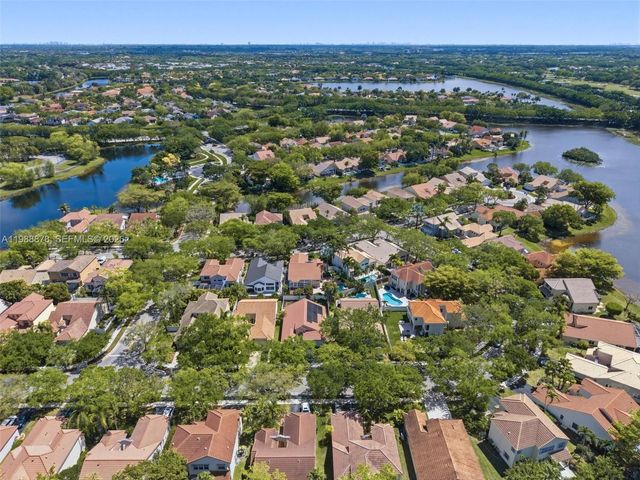 1315 Bayview Cir, Weston, FL 33326