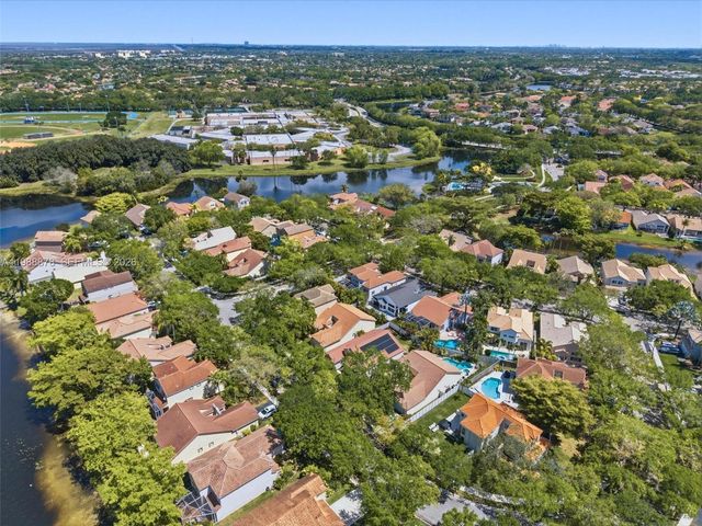 1315 Bayview Cir, Weston, FL 33326