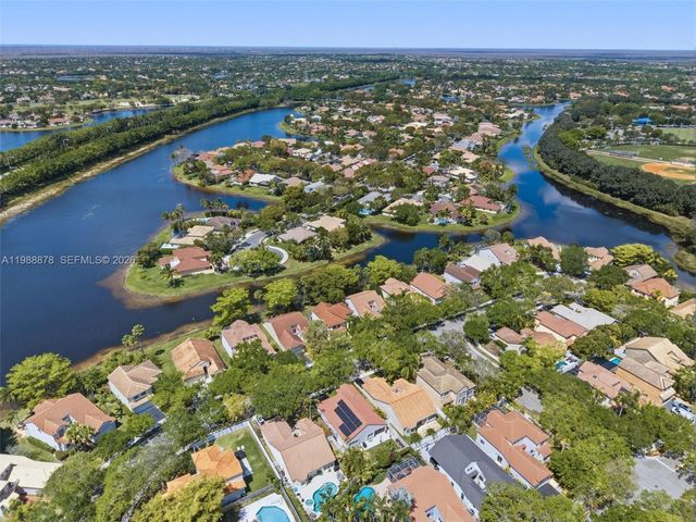 1315 Bayview Cir, Weston, FL 33326