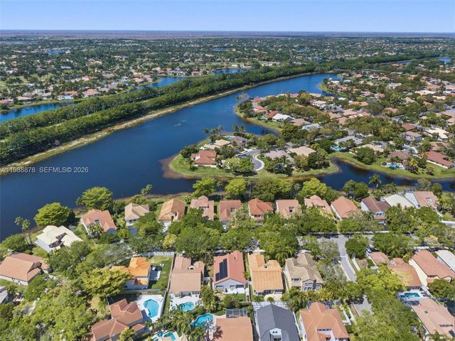 1315 Bayview Cir, Weston, FL 33326