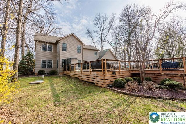 369 Manor Drive, Lower Nazareth Twp, PA 18064