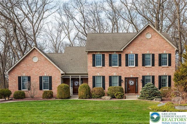 369 Manor Drive, Lower Nazareth Twp, PA 18064