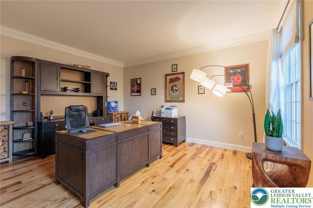 369 Manor Drive, Lower Nazareth Twp, PA 18064