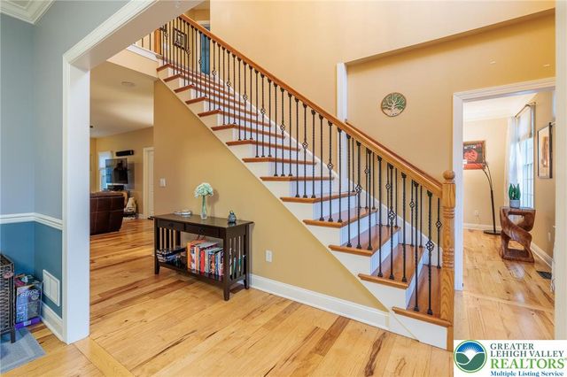 369 Manor Drive, Lower Nazareth Twp, PA 18064