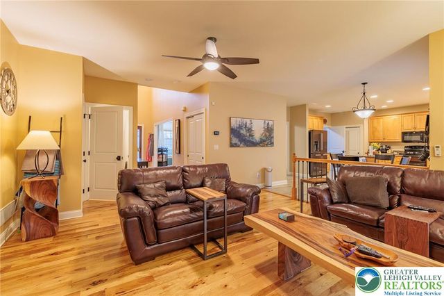 369 Manor Drive, Lower Nazareth Twp, PA 18064