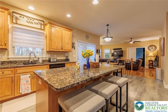 369 Manor Drive, Lower Nazareth Twp, PA 18064