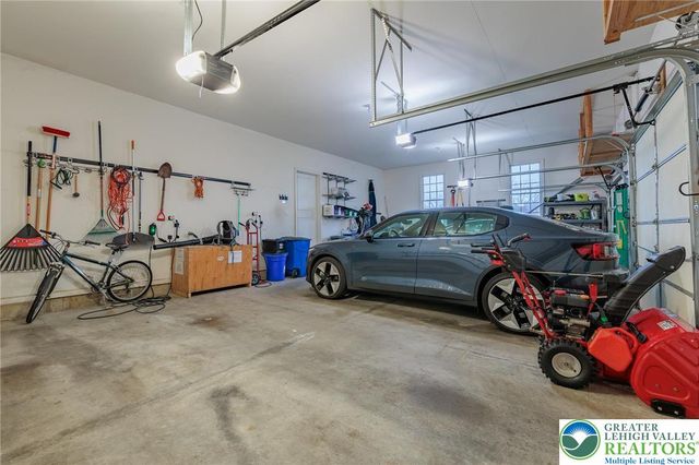 369 Manor Drive, Lower Nazareth Twp, PA 18064
