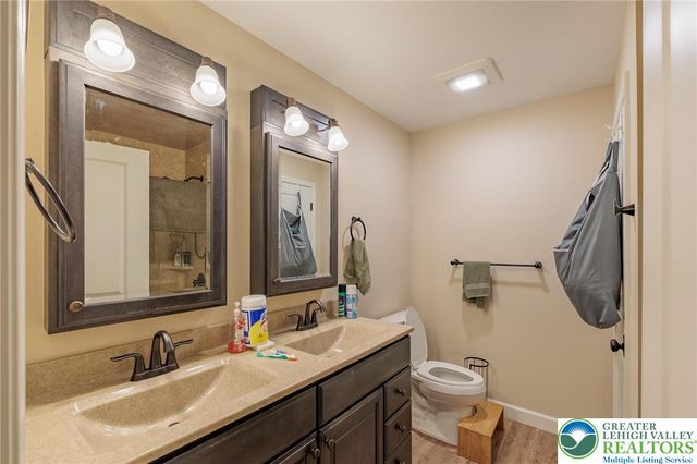 369 Manor Drive, Lower Nazareth Twp, PA 18064