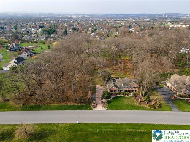 369 Manor Drive, Lower Nazareth Twp, PA 18064