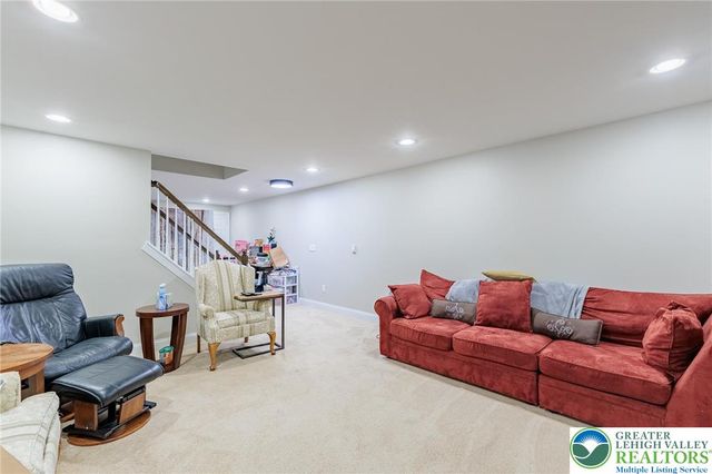 369 Manor Drive, Lower Nazareth Twp, PA 18064