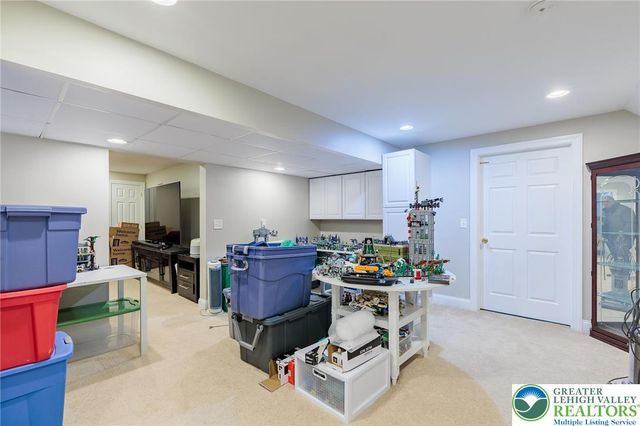 369 Manor Drive, Lower Nazareth Twp, PA 18064