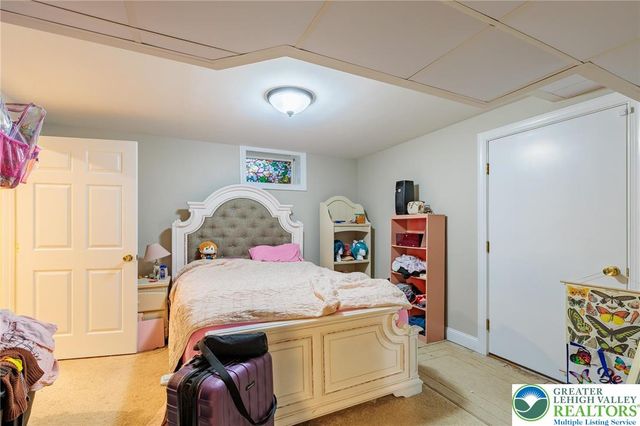 369 Manor Drive, Lower Nazareth Twp, PA 18064