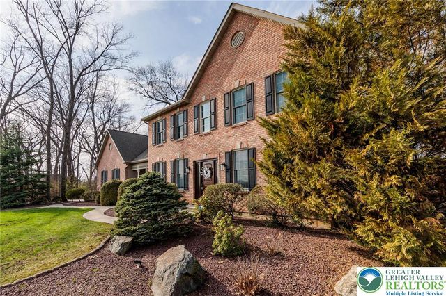 369 Manor Drive, Lower Nazareth Twp, PA 18064