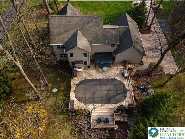 369 Manor Drive, Lower Nazareth Twp, PA 18064