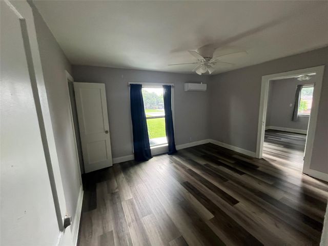806 Meadow Lane, Wharton, TX 77488