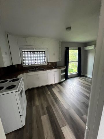806 Meadow Lane, Wharton, TX 77488