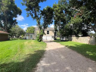 806 Meadow Lane, Wharton, TX 77488