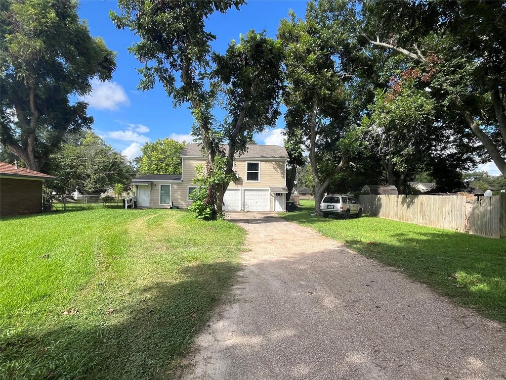 806 Meadow Lane, Wharton, TX 77488