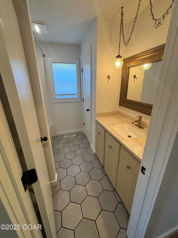 1501 South Street, Joplin, MO 64801