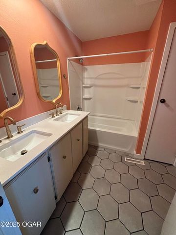 1501 South Street, Joplin, MO 64801