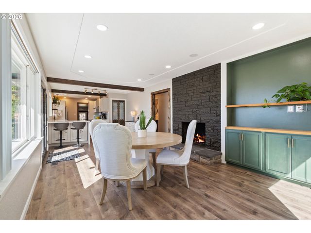 155 GRANDVIEW Ter, Longview, WA 98632
