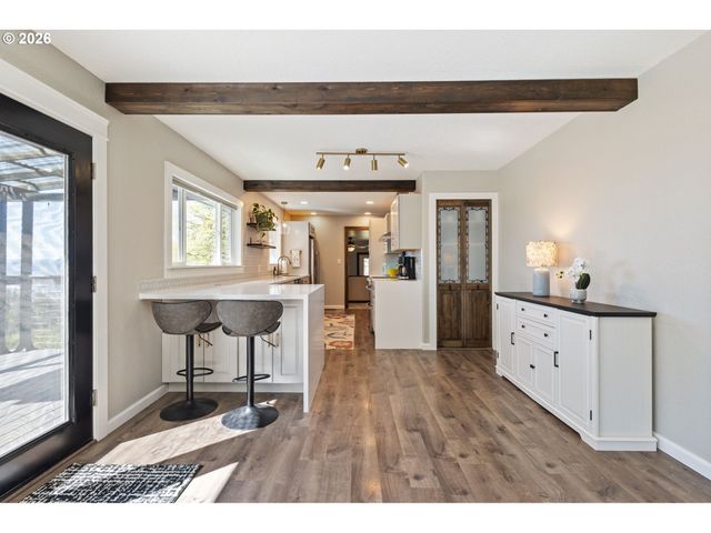 155 GRANDVIEW Ter, Longview, WA 98632