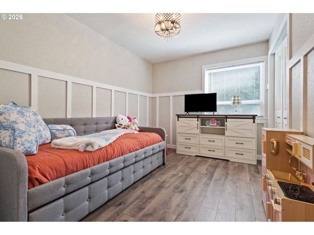 155 GRANDVIEW Ter, Longview, WA 98632