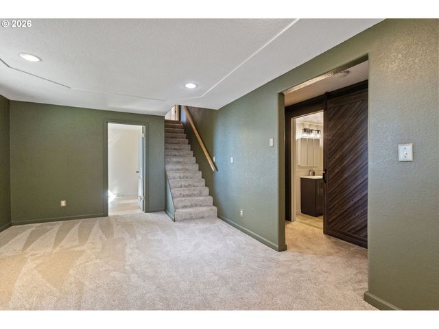 155 GRANDVIEW Ter, Longview, WA 98632