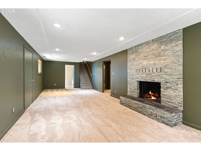 155 GRANDVIEW Ter, Longview, WA 98632