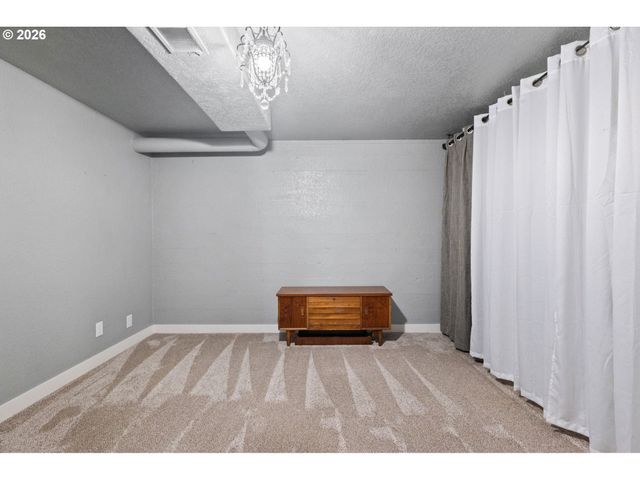 155 GRANDVIEW Ter, Longview, WA 98632
