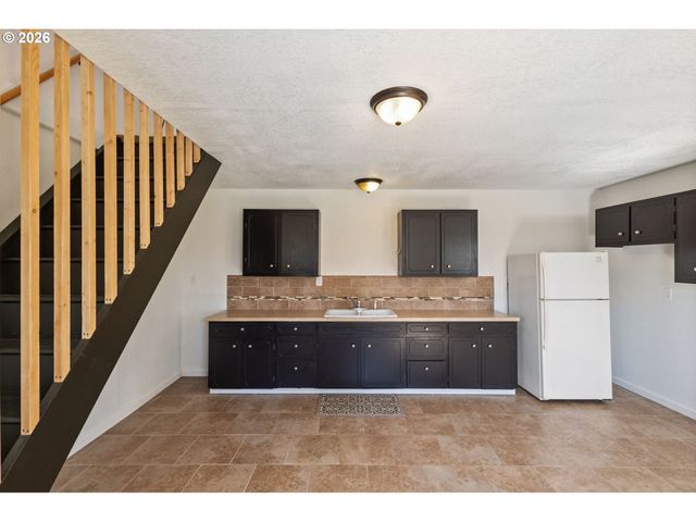 155 GRANDVIEW Ter, Longview, WA 98632