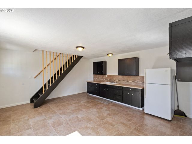 155 GRANDVIEW Ter, Longview, WA 98632