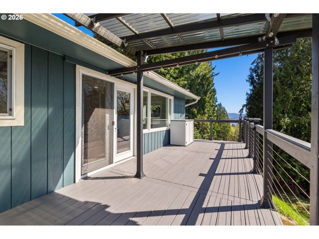 155 GRANDVIEW Ter, Longview, WA 98632