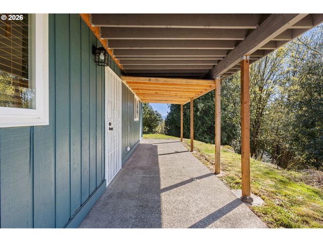 155 GRANDVIEW Ter, Longview, WA 98632