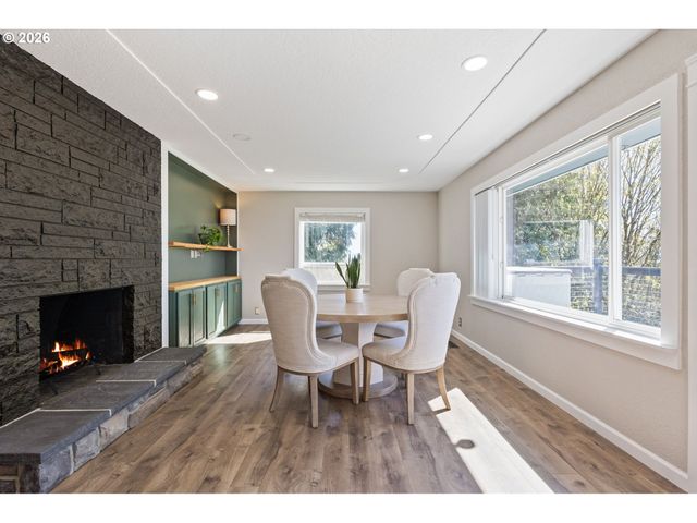155 GRANDVIEW Ter, Longview, WA 98632