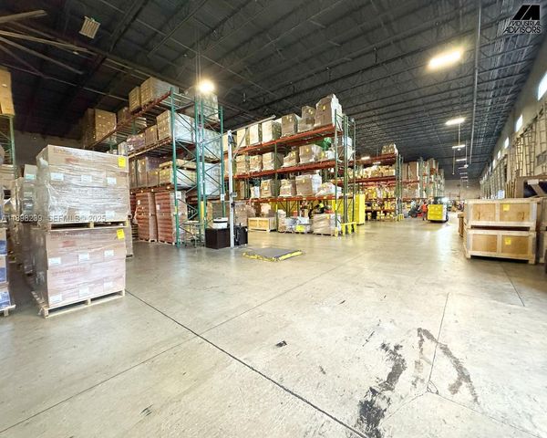 6725 NW 36th Street, Miami, FL 33166