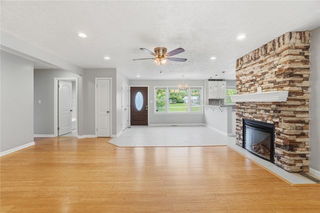 1966 Grange View Drive, Beavercreek, OH 45432